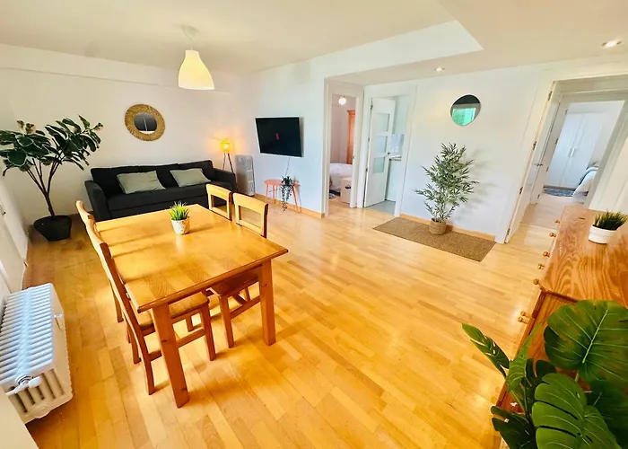 La Ibiza Del Pilar * Saragoça